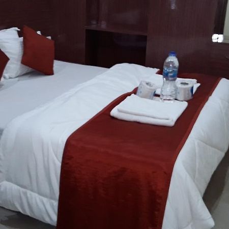 Oyo 66643 Khan Guest House Calcuta Exterior foto